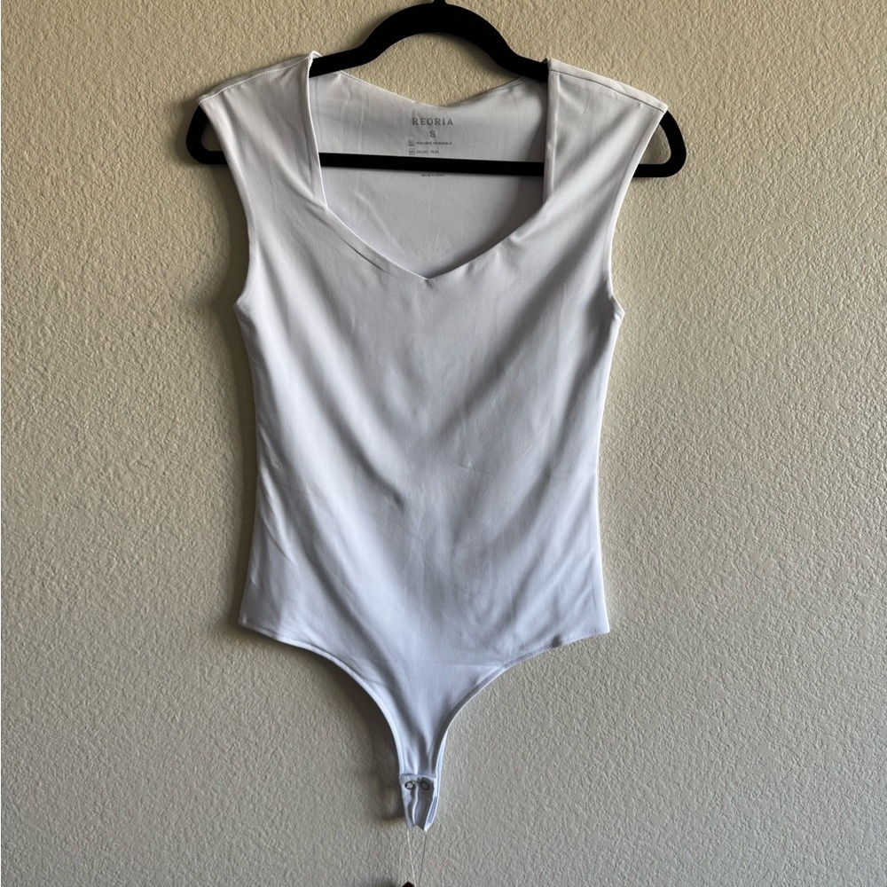 Reoria White Sweetheart Neck Bodysuit